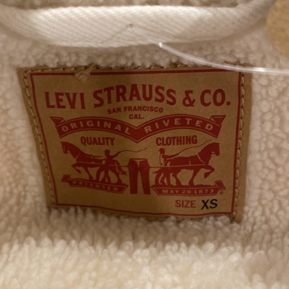 LEVIS NWT Women’s Ex Boyfriend Trucker Jacket size XS - Picture 5 of 7